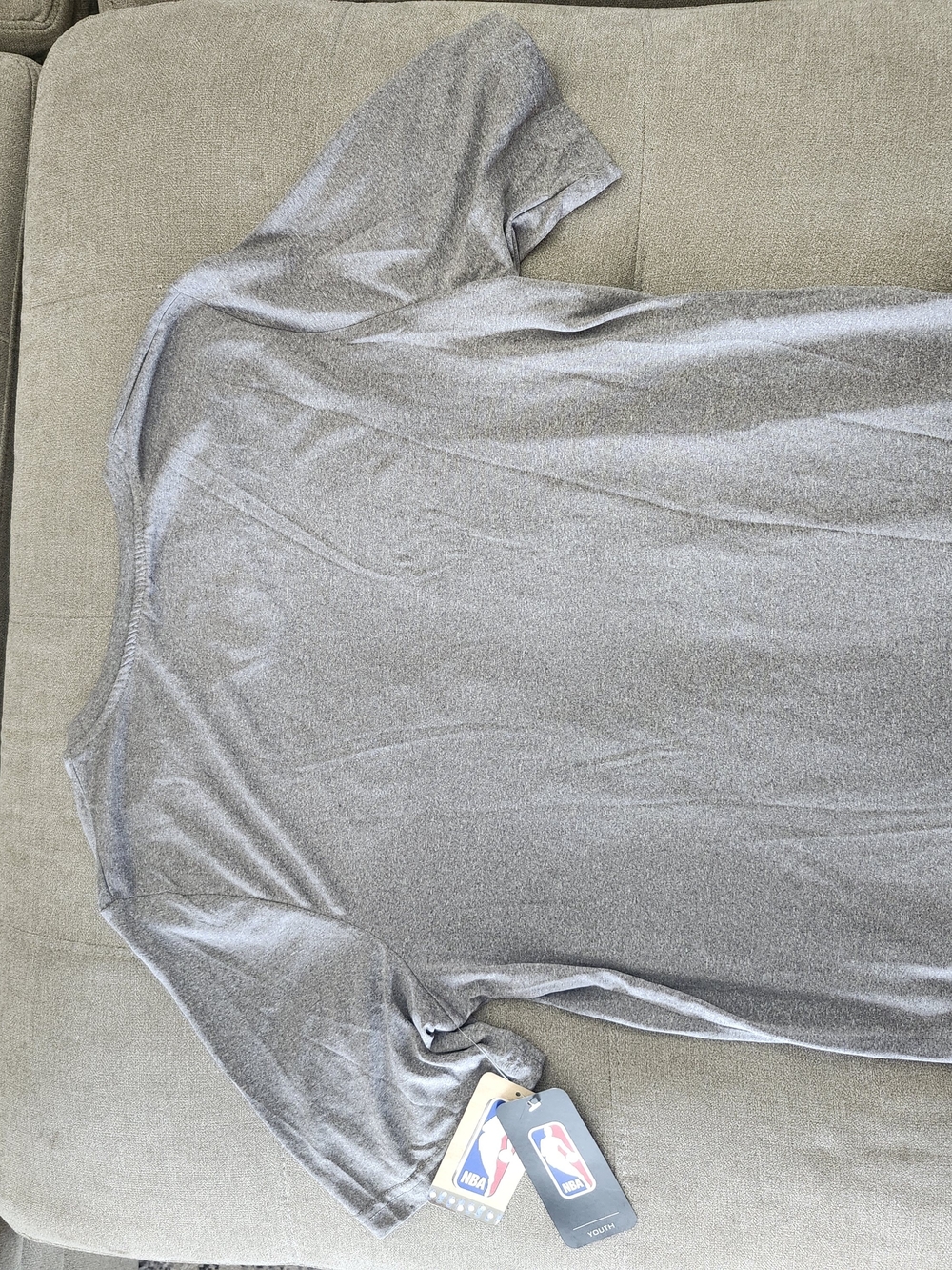 San Antonio Spurs Gray Performance T-Shirt BRAND NEW - Youth XL - Picture 2 of 3